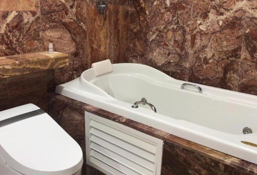 سوییت لوکس, Zaracay