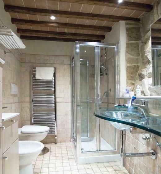 سوییت جونیور لوکس, La Corte Del Re