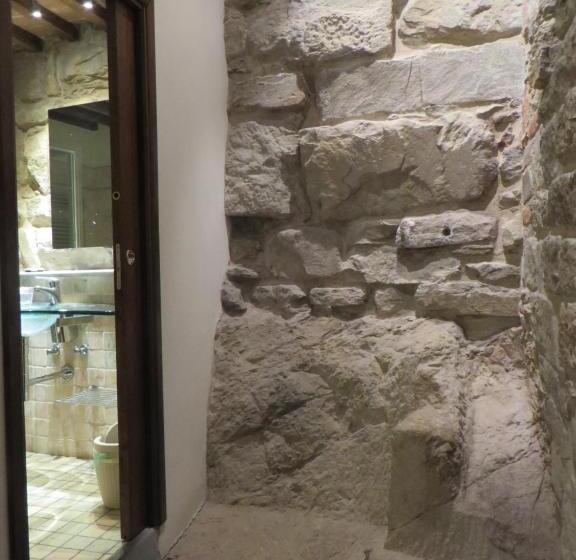 سوییت جونیور لوکس, La Corte Del Re