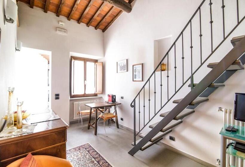 اتاق استاندارد, La Corte Del Re