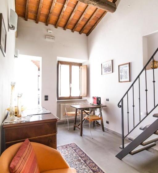 اتاق استاندارد, La Corte Del Re