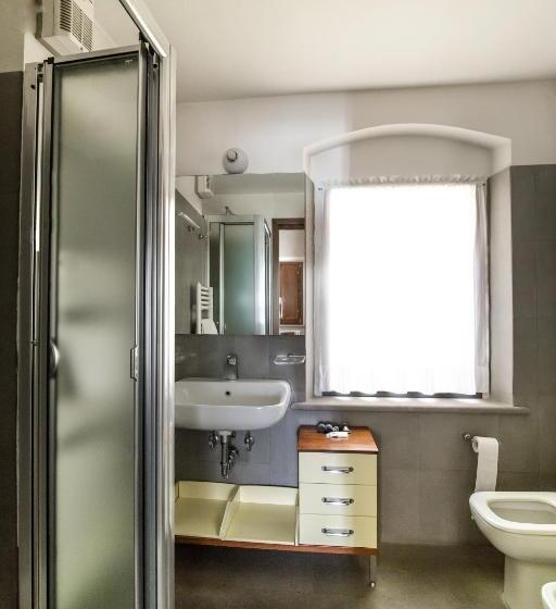 اتاق استاندارد, La Corte Del Re