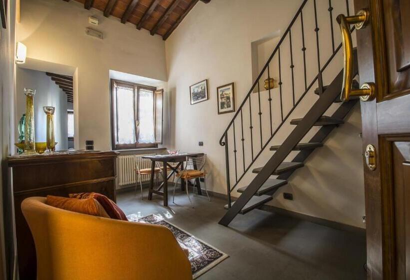 اتاق دوبلکس, La Corte Del Re