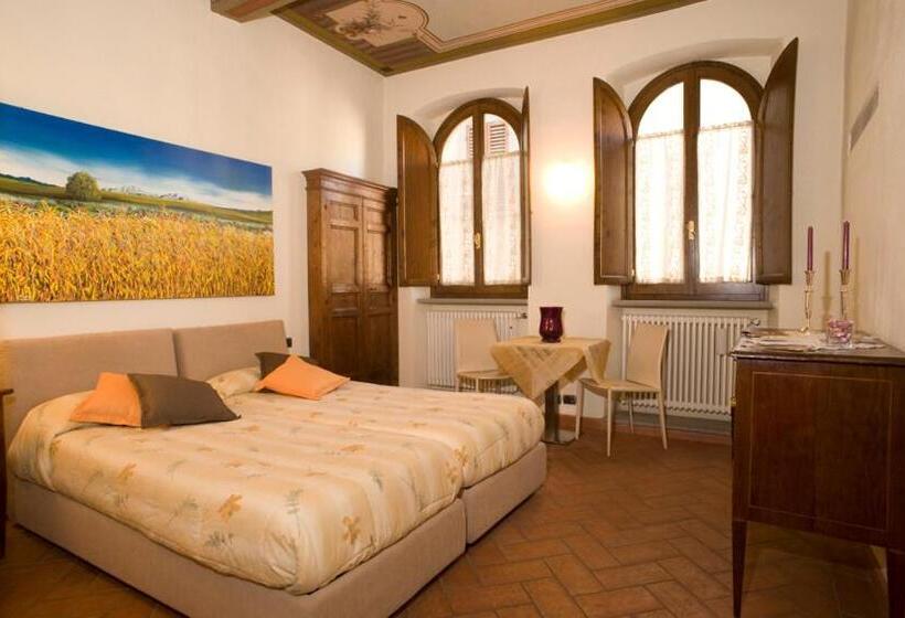 سوییت لوکس, La Corte Del Re