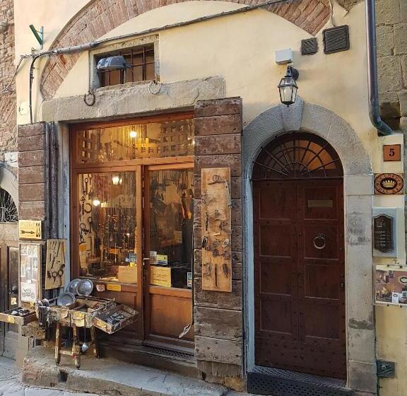 سوییت جونیور لوکس, La Corte Del Re