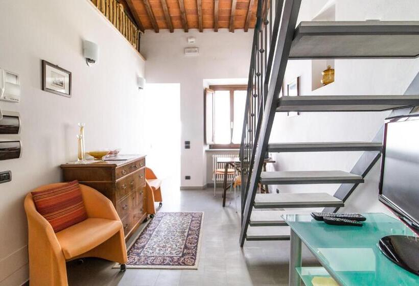 اتاق استاندارد, La Corte Del Re