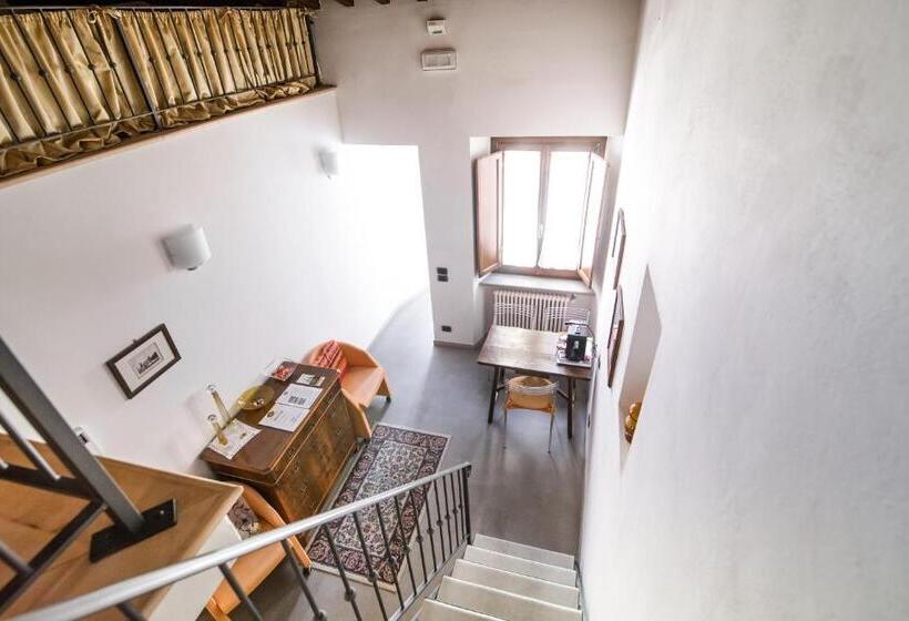 اتاق استاندارد, La Corte Del Re