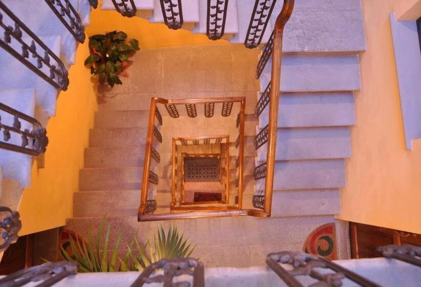 اتاق استاندارد, La Corte Del Re