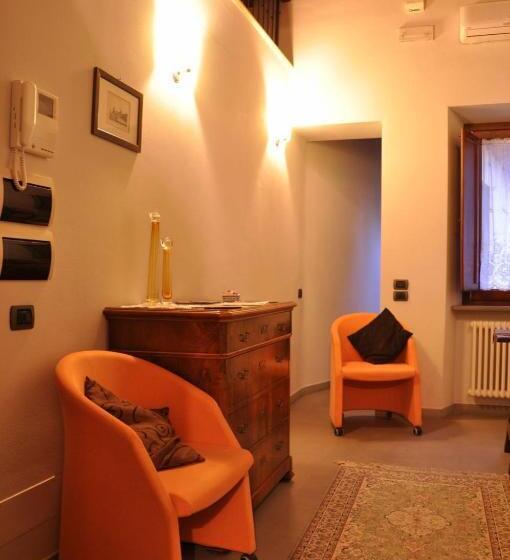 اتاق استاندارد, La Corte Del Re