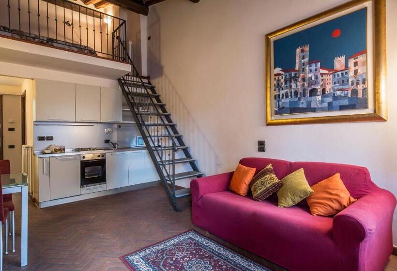 اتاق دوبلکس, La Corte Del Re