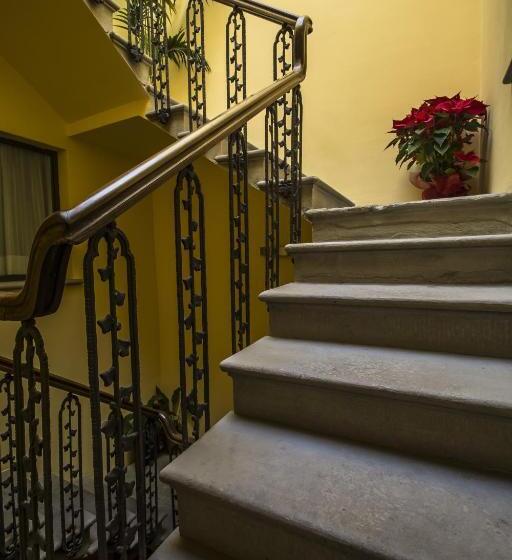 اتاق دوبلکس, La Corte Del Re