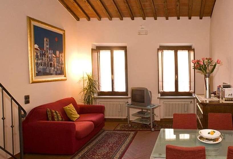 اتاق دوبلکس, La Corte Del Re