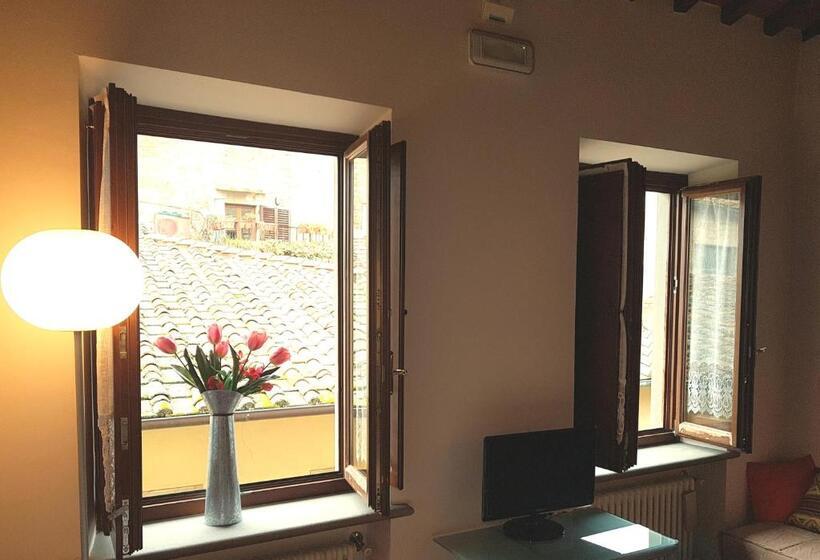 اتاق دوبلکس, La Corte Del Re