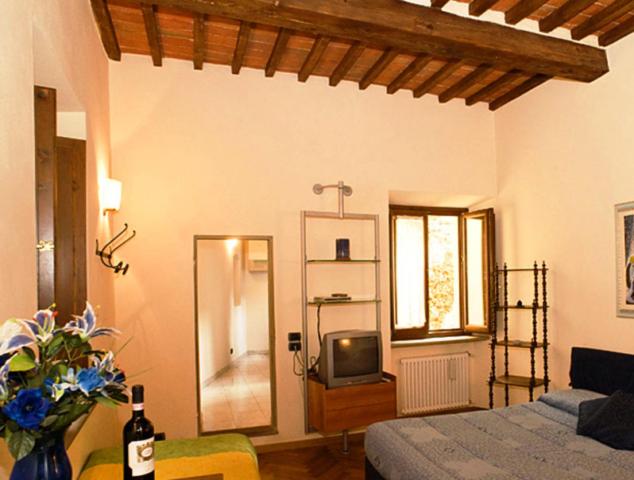 سوییت جونیور لوکس, La Corte Del Re