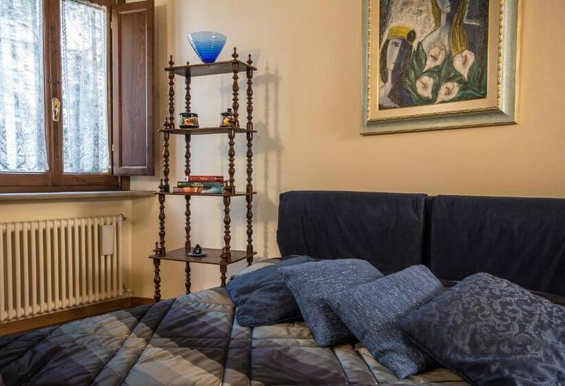 اتاق استاندارد, La Corte Del Re