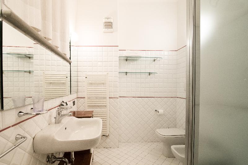 اتاق استاندارد, La Corte Del Re