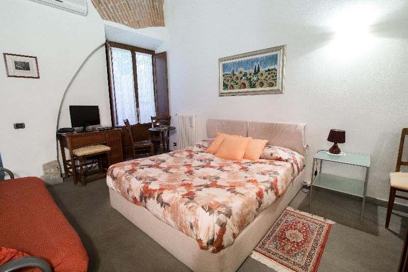 اتاق استاندارد, La Corte Del Re