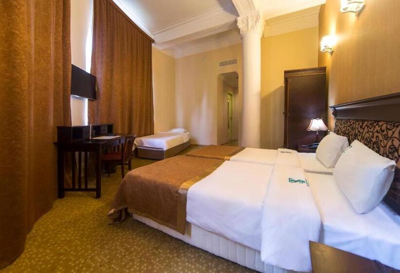 اتاق استاندارد سه نفره, Legends Tskaltubo Spa Resort