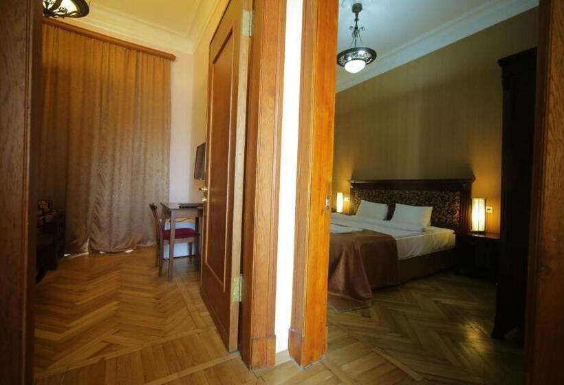 اتاق استاندارد چهار تخته, Legends Tskaltubo Spa Resort