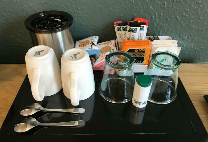 带大床的高级房间, May Cottage B&b