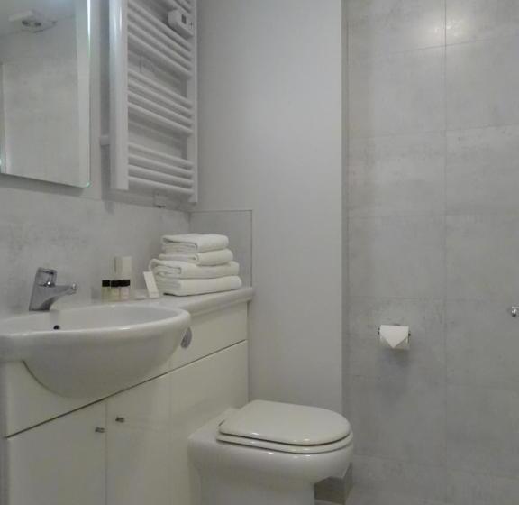 带大床的标准间, The Beeches Hotel & Leisure Club