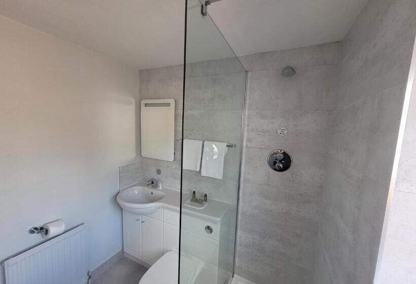 חדר משפחתי, The Beeches Hotel & Leisure Club