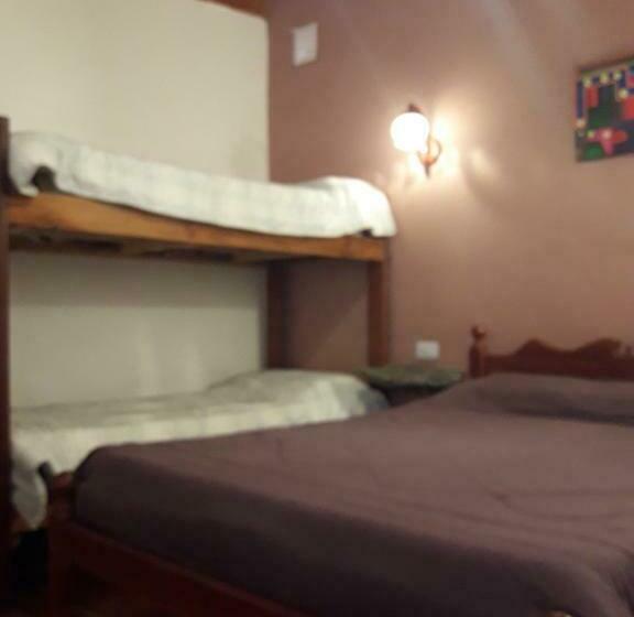 スタンダード4人部屋, Hostal Rustyk