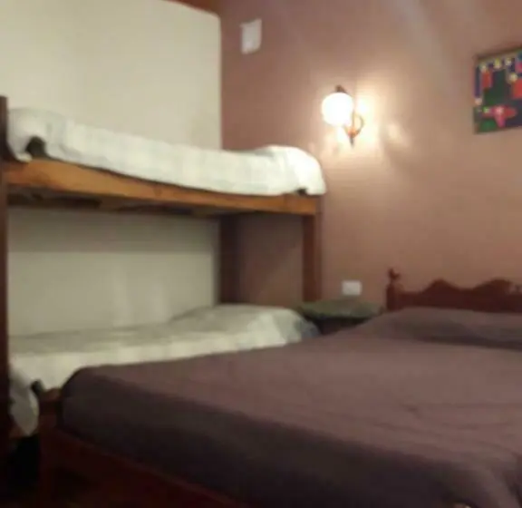 4 Bett Standardzimmer, Hostal Rustyk