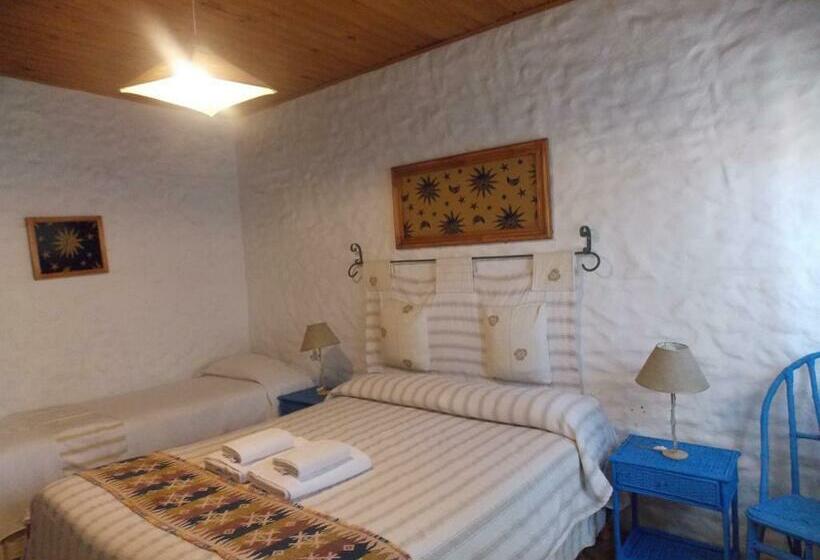 标准三人间, Hostal Schilling