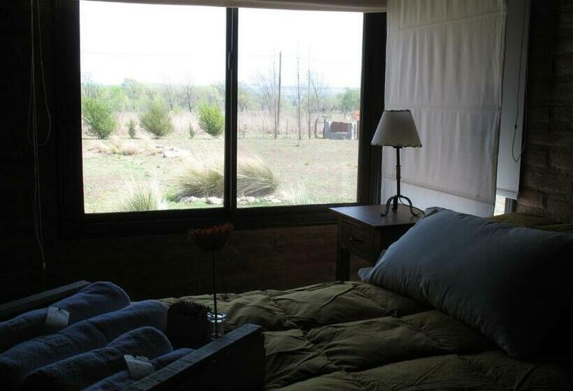 غرفة قياسية, Refugio Del Guira Guira