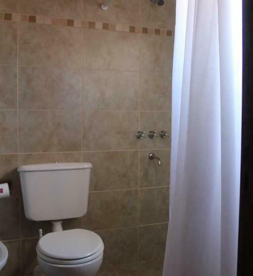 غرفة قياسية, Refugio Del Guira Guira