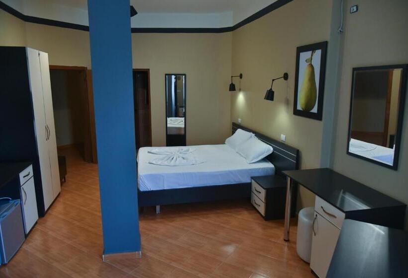 Pokój Czteroosobowy Standard, Blini