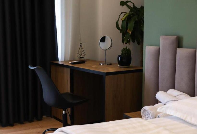 Pokój Deluxe, Blini