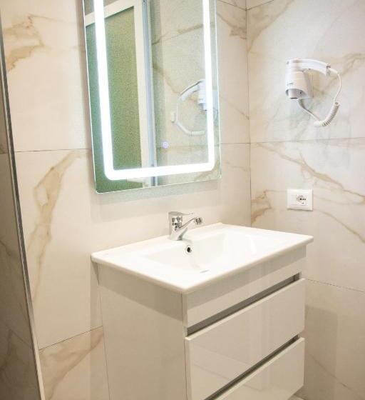 Pokój Deluxe, Blini