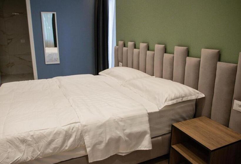 Pokój Deluxe, Blini