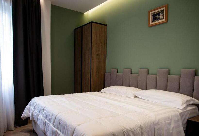 Pokój Deluxe, Blini