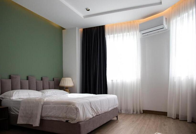 Pokój Deluxe, Blini