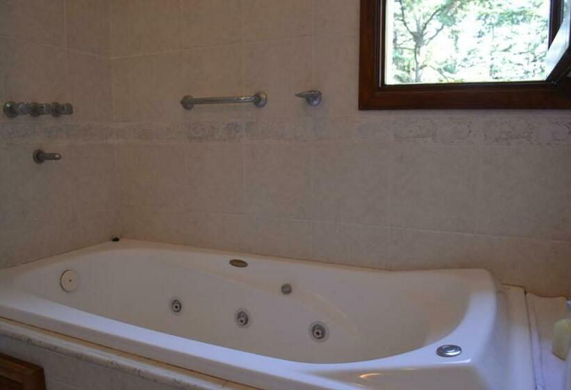 带按摩浴盆的套房, Ca´montana Hostal Boutique