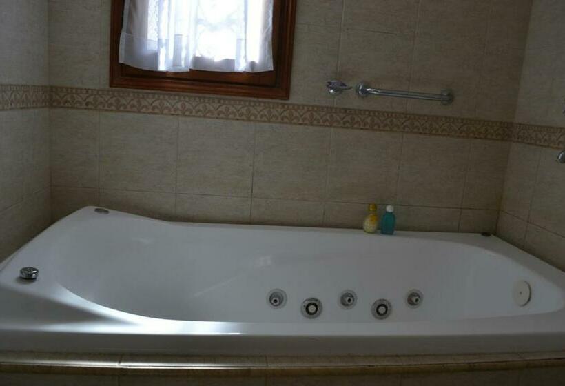 带按摩浴盆的套房, Ca´montana Hostal Boutique