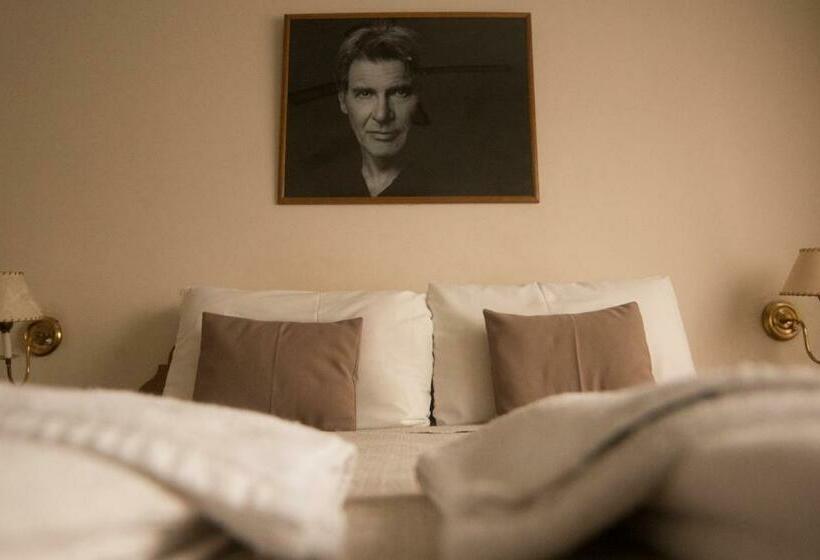 スタンダードルーム, De Cine Las Golondrinas