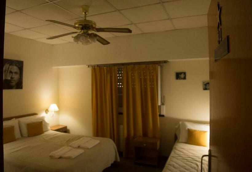 スタンダードトリプルルーム, De Cine Las Golondrinas