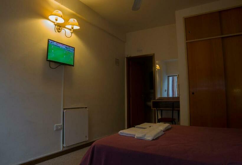 スタンダードトリプルルーム, De Cine Las Golondrinas