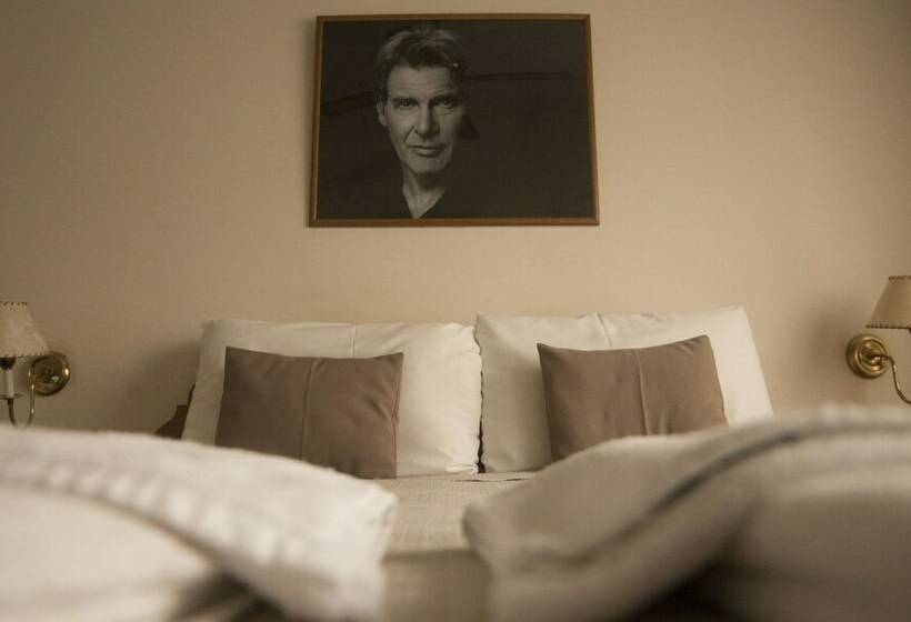 スタンダードルーム, De Cine Las Golondrinas