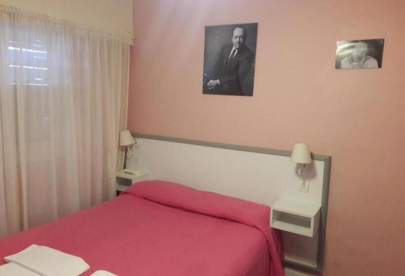 エコノミールーム, De Cine Las Golondrinas