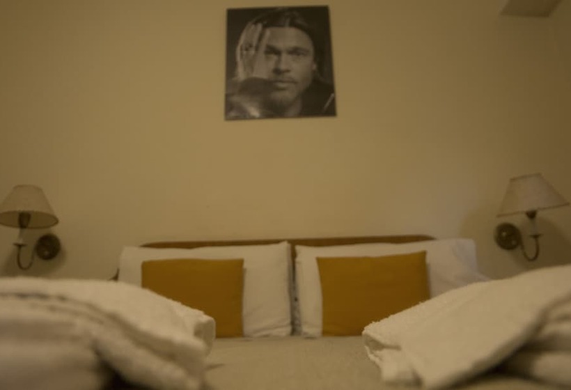 スタンダードルーム, De Cine Las Golondrinas