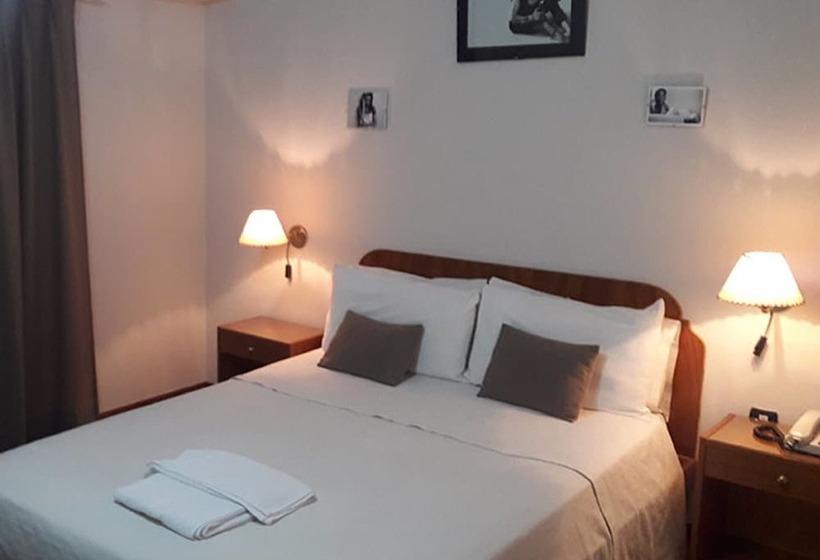 スタンダードルーム, De Cine Las Golondrinas