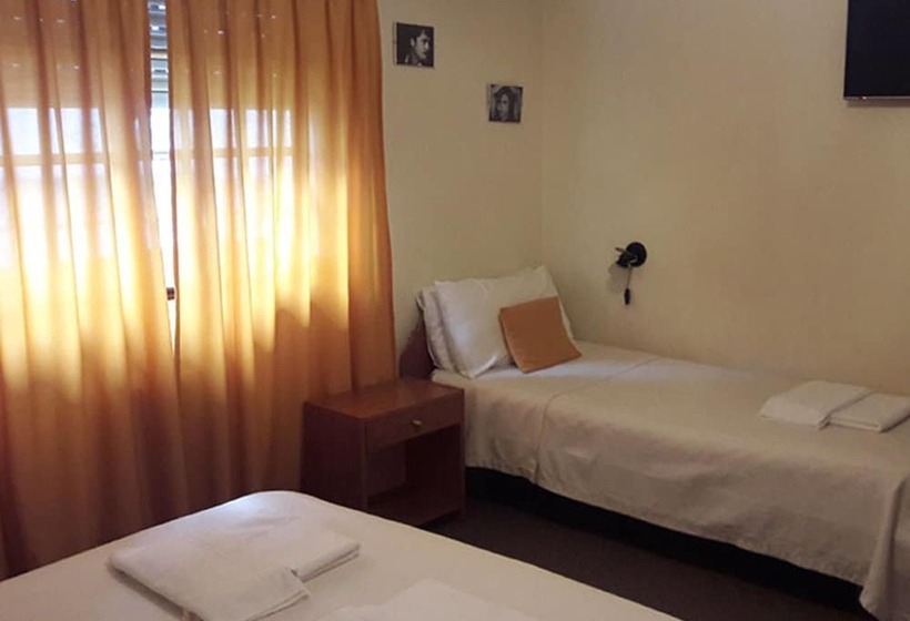 スタンダードルーム, De Cine Las Golondrinas