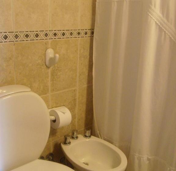 スタンダード４人部屋, De Cine Las Golondrinas