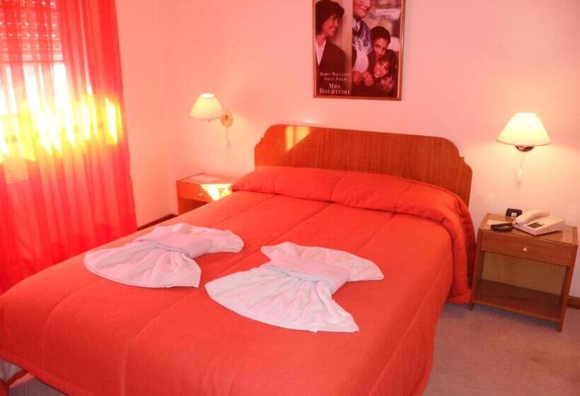 スタンダード４人部屋, De Cine Las Golondrinas