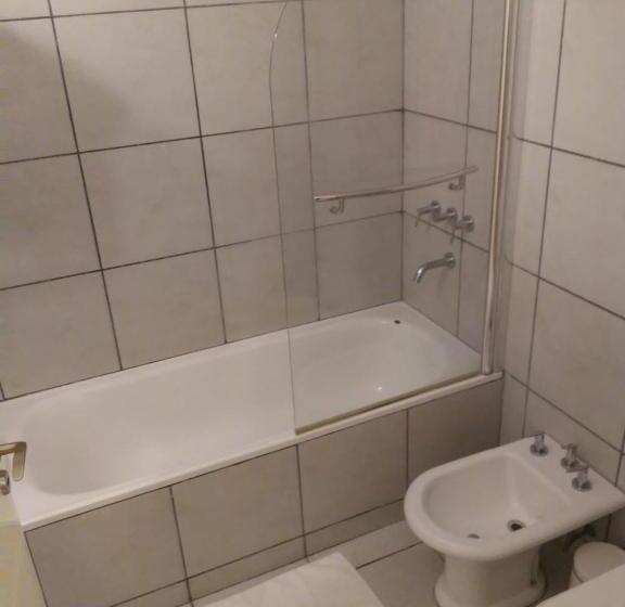 발코니가 있는 스위트, Global